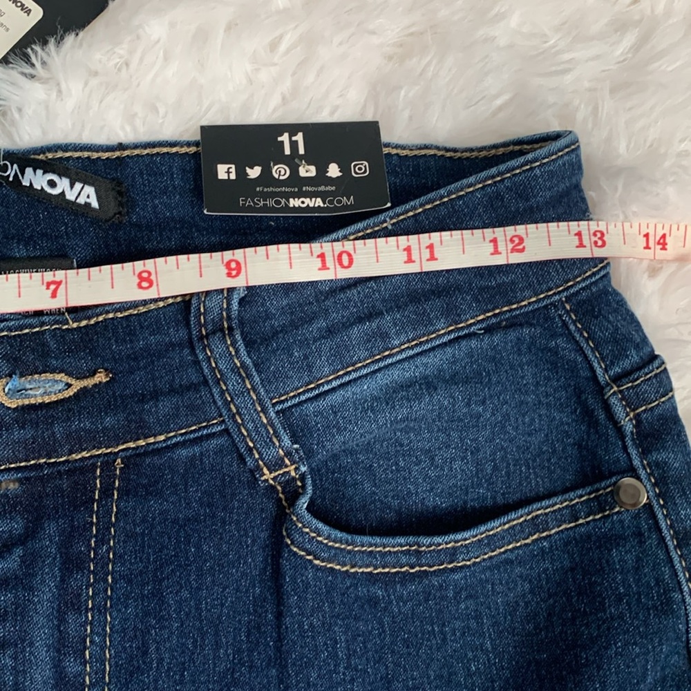 NWT Fashion Nova’s Needing Something Jeans - Dark Denim- Size 11/30 - Picture 7 of 13